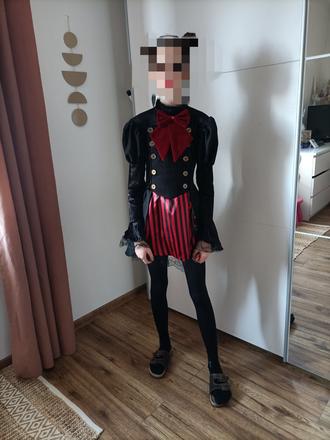 Gotický kostým 10-12 r., 