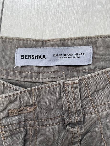 Kapsáčové nohavice, bershka,32