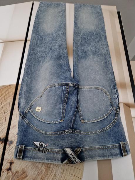 Rifle  s push up efektom, taliaskej zn.freddy, s