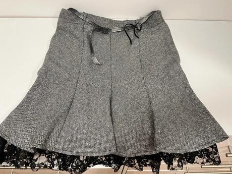 Štýlová vlnená sukňa river island s čipkou, river island,38
