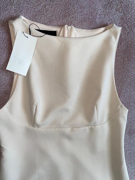 Elegantné volánové šaty, zara,m