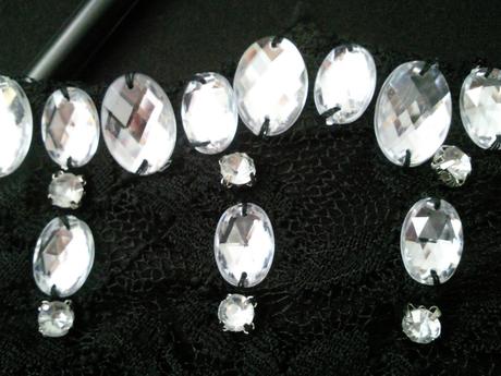 Top/tričko - s, z predu je vyložený kamienkami, s