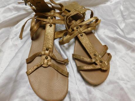 Pekne zlaté gladiátorky, atmosphere,41