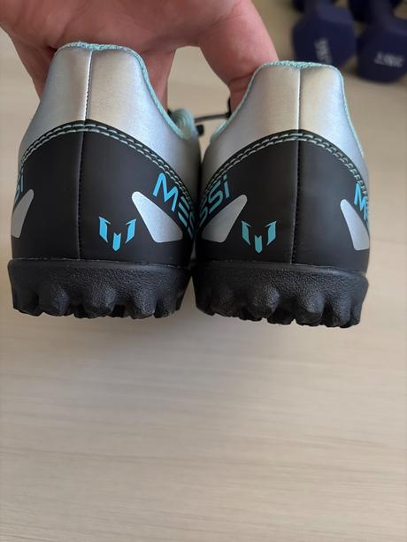 Turfy, adidas,37