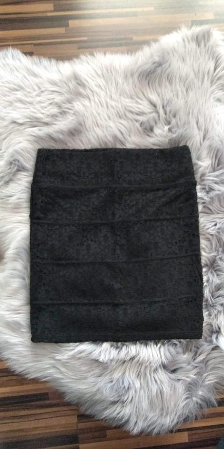 Čierna čipkovana sukňa, amisu,m