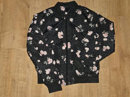 Sustiakova vetrovka, m