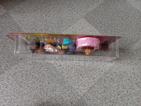 Barbie skipper kemping it takes two,