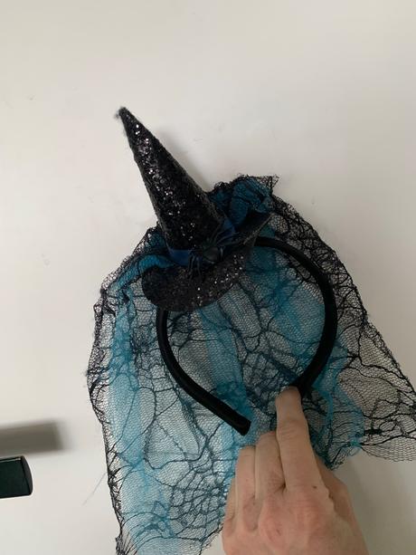 Disney deluxe halloween šaty s klobúkom, 