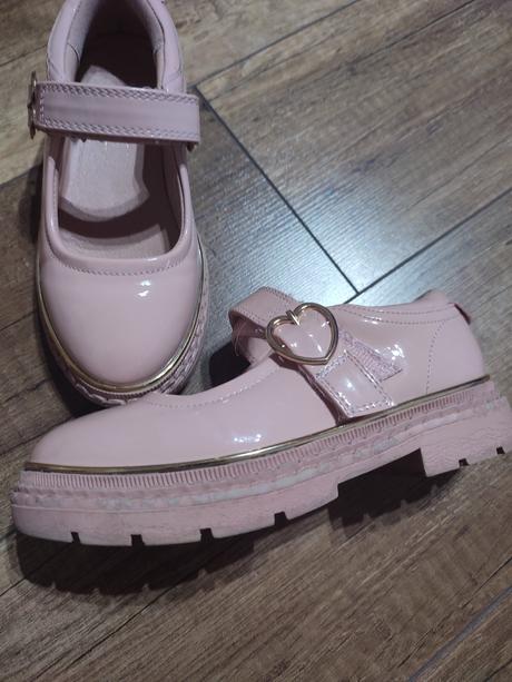 Dievčenské topánky, 29