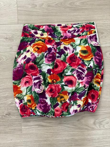 Kvetovaná sukňa, reserved,m