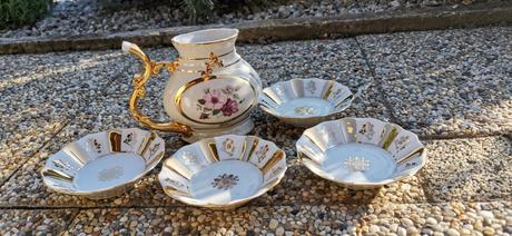 Šálky a vázičky, 