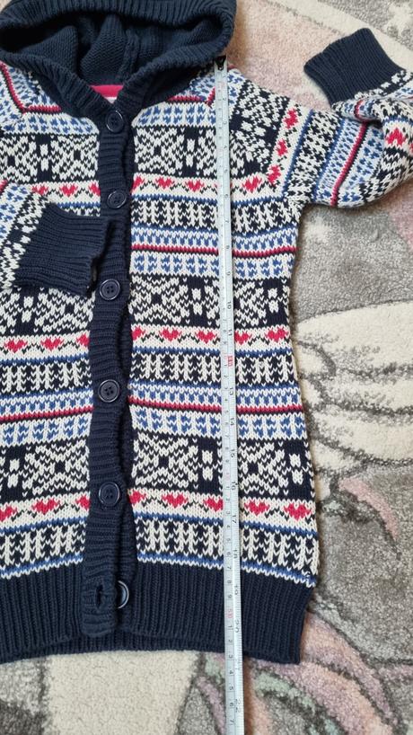 B3122 svetrík, dirkje,98