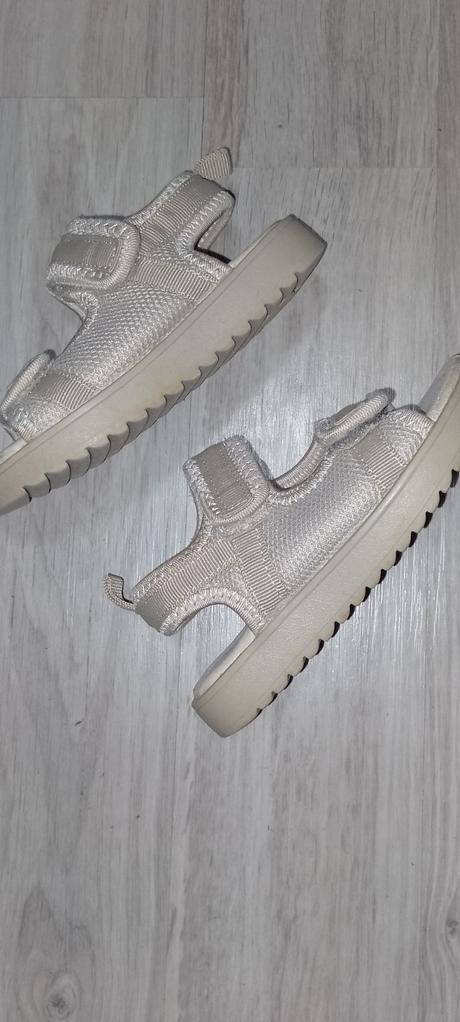 Reserved sandalky, reserved,22