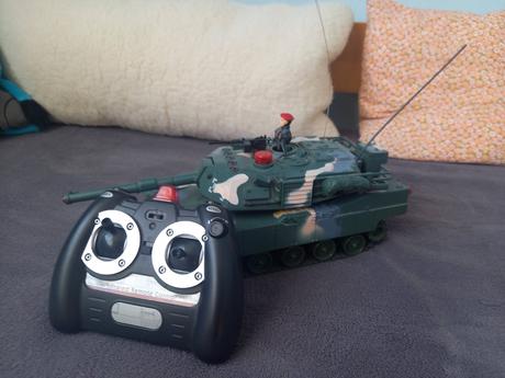 Tank na ovládanie,