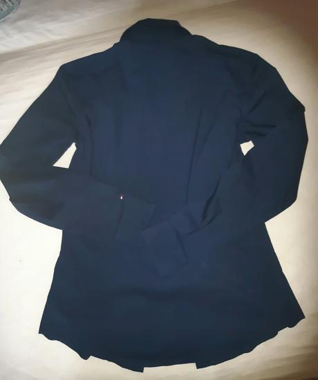 Neaktualna orig.hf .blúza 9e teraz 4,5e, tommy hilfiger,s