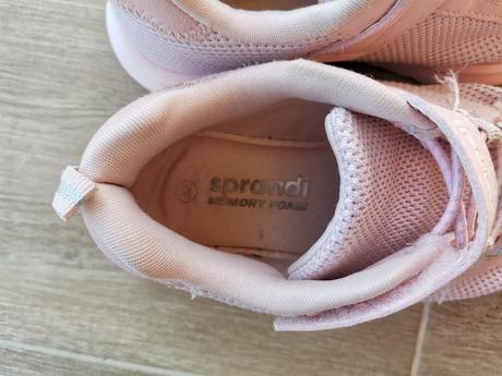 Ľahučké tenisky, sprandi,32