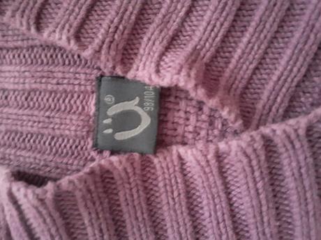 Fialovy dievcensky svetrik, 104