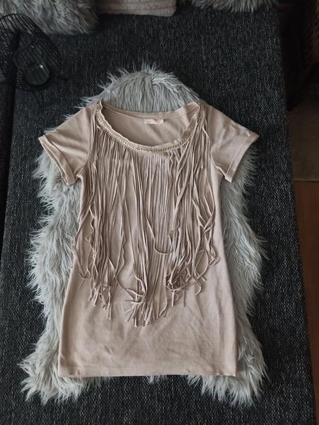 Predĺženy top so strapcami, s