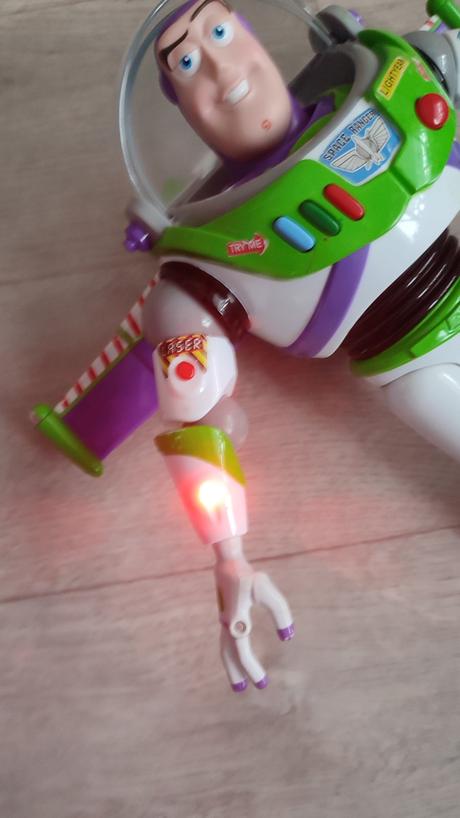 Buzz lightyear z toy story,