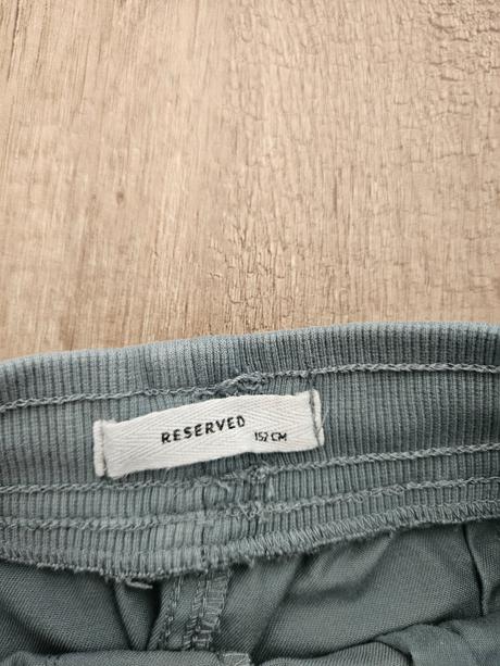 Svetlozelené kapsáče, reserved,152