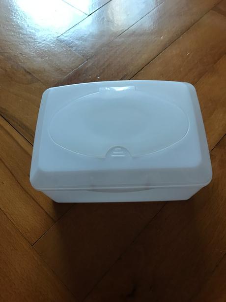 Plastový box na vlhčené obrúsky,