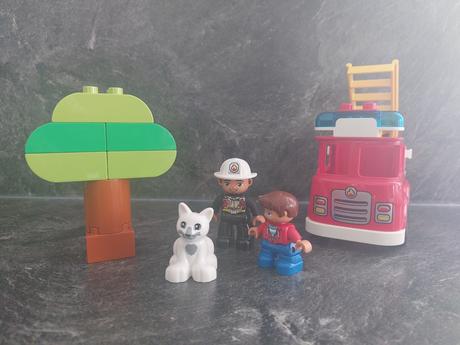 Lego duplo 10901 - hasičské auto, 