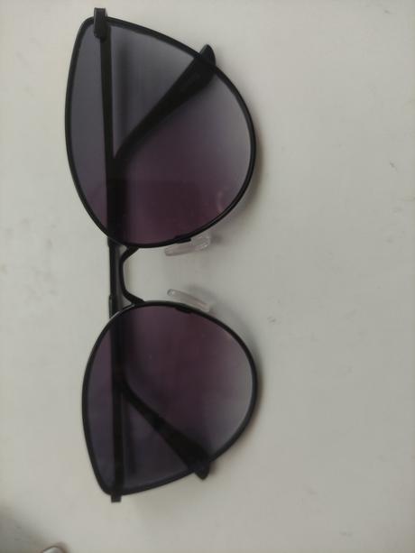 Slnečné okuiliare, sinsay