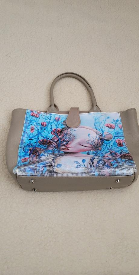 Značková svetlohnedá taška,