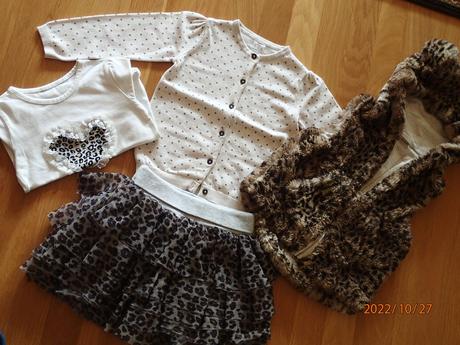 Tigríkový komplet na cca 3 roky, next,98