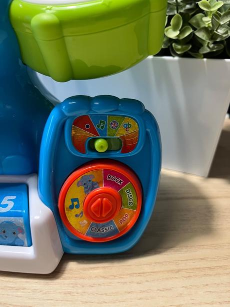 Interaltivny slon baby clementoni, 