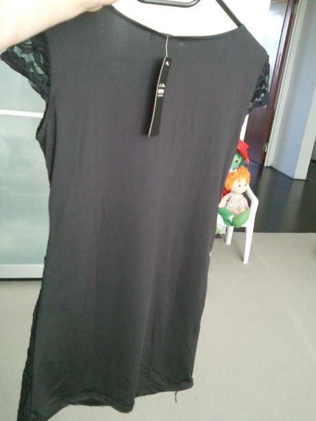 Top/tričko - s, z predu je vyložený kamienkami, s