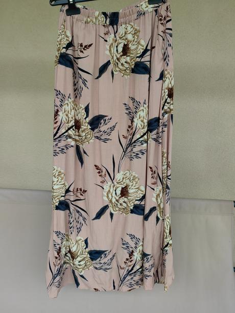 Dlhá sukňa xs s rozparkom, xs