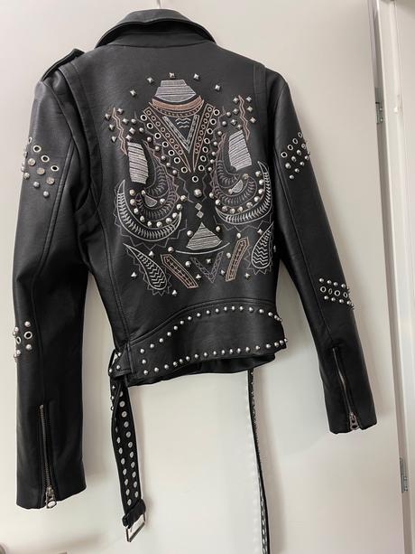 Koženkovým búnda m, m