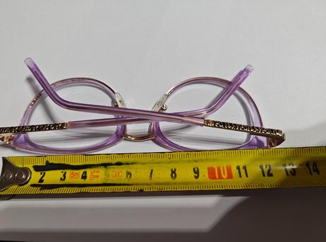 Rám na okuliare pre slecnu, 