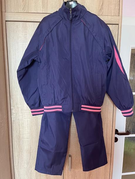 Dievčenská súprava, 158