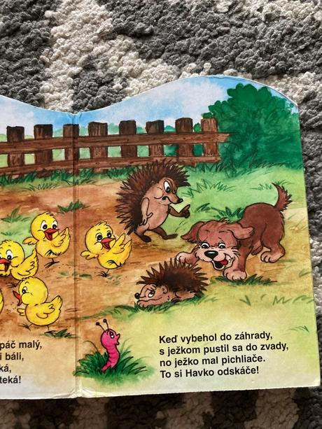 Leporelá pri stole a o psíkovi zo záhradky, 