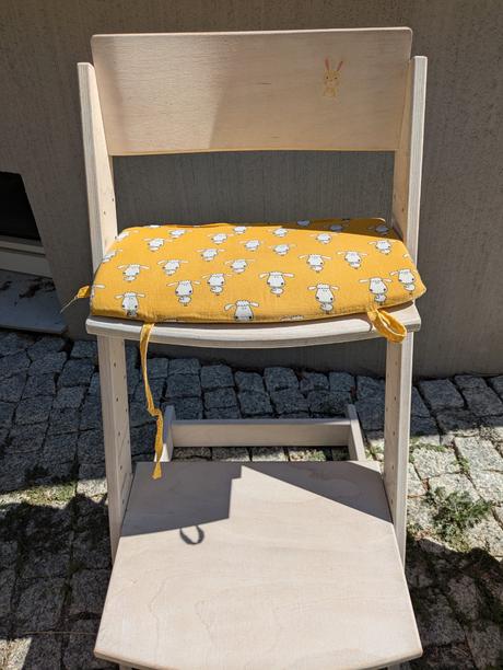 Detská jedálenská rastúca stolička guuga, 