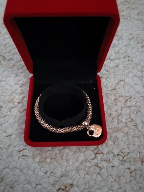 Mary kay náramok, mary kay