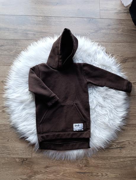 Hrubšia mikina, 104