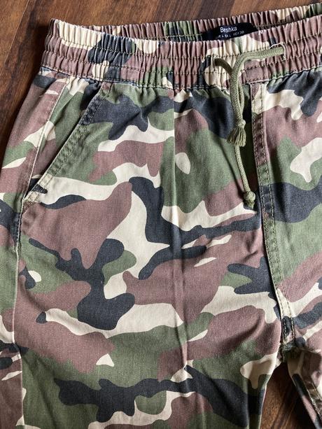 Nohavice, bershka,30