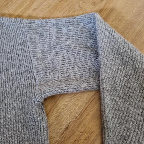 Sivý sveter z pleteniny na gombíky, zara,140