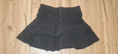 Čierna elastická sukňa, 152