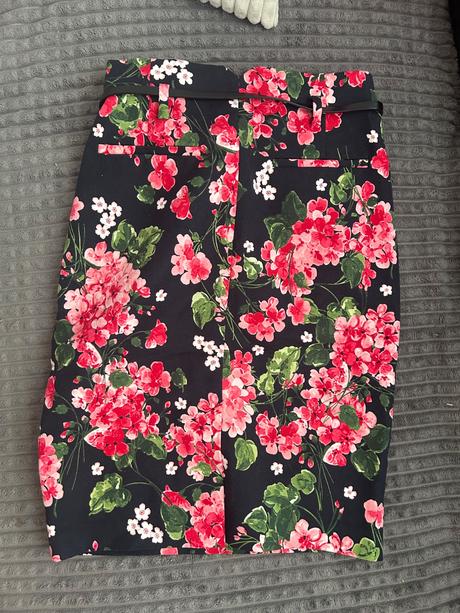 Sukňa 34 nová, reserved,34