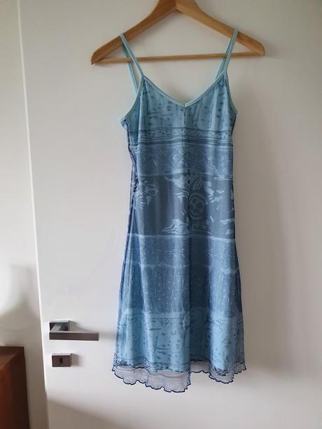 Modre saty na ramienka, s