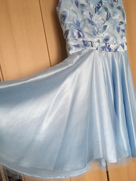 Spoločenské šaty, 42