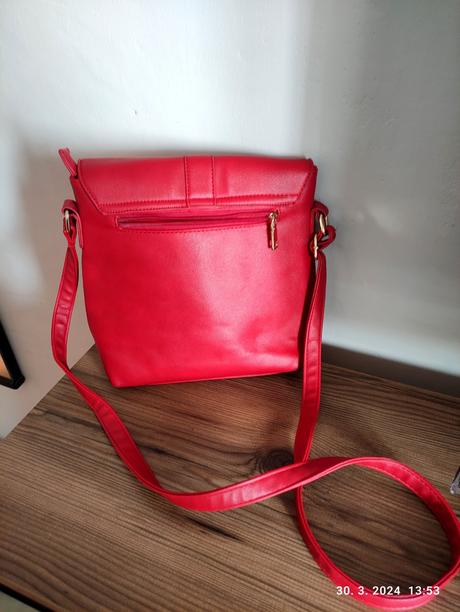 Červená kabelka, 