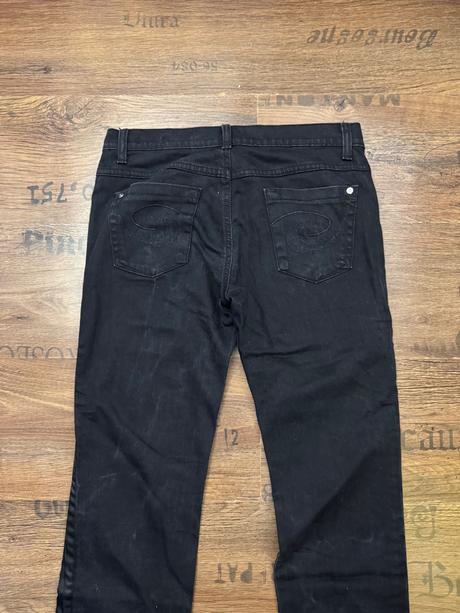 Čierne rifle so saténovými pásmi, ovs,s