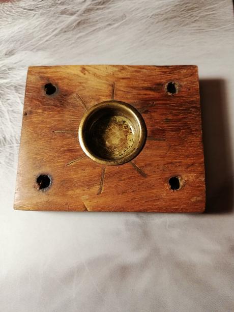 Držiak na vonné tyčinky, 