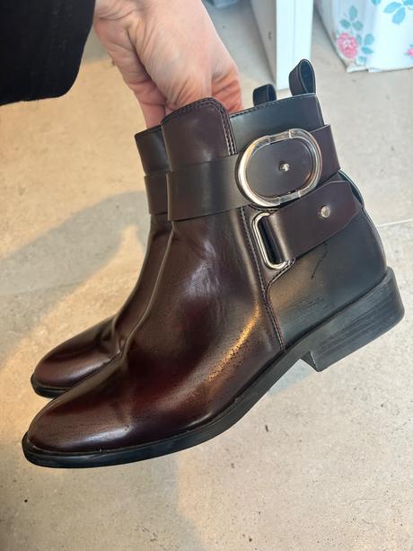 Krasne, skoro nenosene kozacky, zara,36