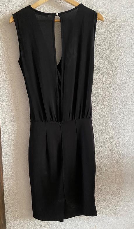 Saty s odhalenym chrbtom rinascimento, s